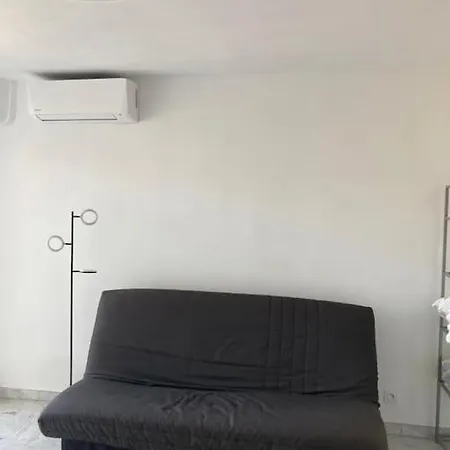 Studio In 아파트 앙티브